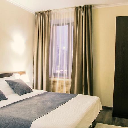 Hotel Alplaza Ustʼ-Kamenogorsk Exteriér fotografie